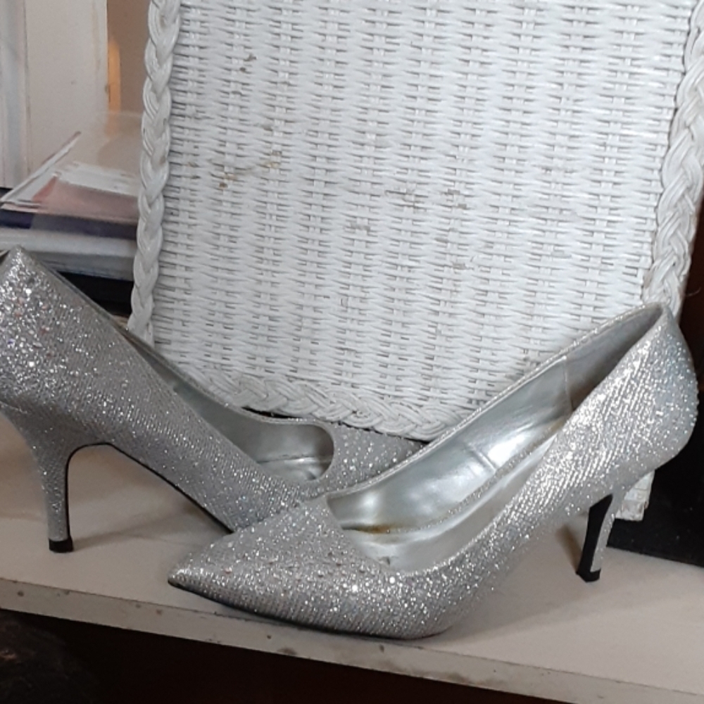 Bling Silver Heels …..sexy!!!!